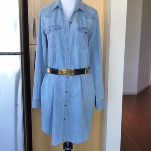 Gap chambray dress with slit side pockets.